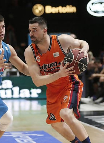 Valencia Basket gana a un desaparecido Fuenlabrada y se coloca segundo en solitario (88–72)