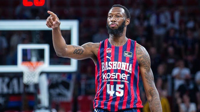 AS Monaco quiere el regreso de Donta Hall, pero Baskonia exige un alto buyout