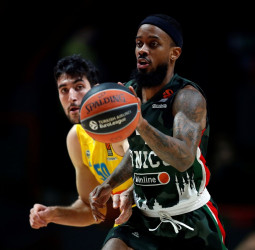 Lorenzo Brown, MVP de la jornada 11 de la EuroLeague