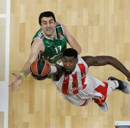 Mathias Lessort y Olympiacos no se ponen de acuerdo