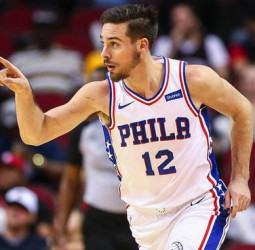T.J. McConnell continuará en los Philadelphia Sixers