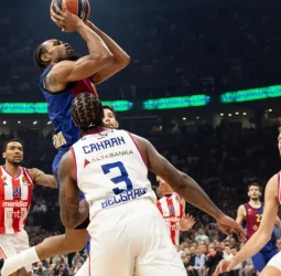 Punter y Barcelona superan al Estrella Roja tras un tiempo extra, 94-98