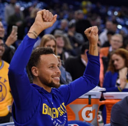 Warriors vuelve al liderato, Nuggets gana a los Blazers y Raptors se impone a los Sixers