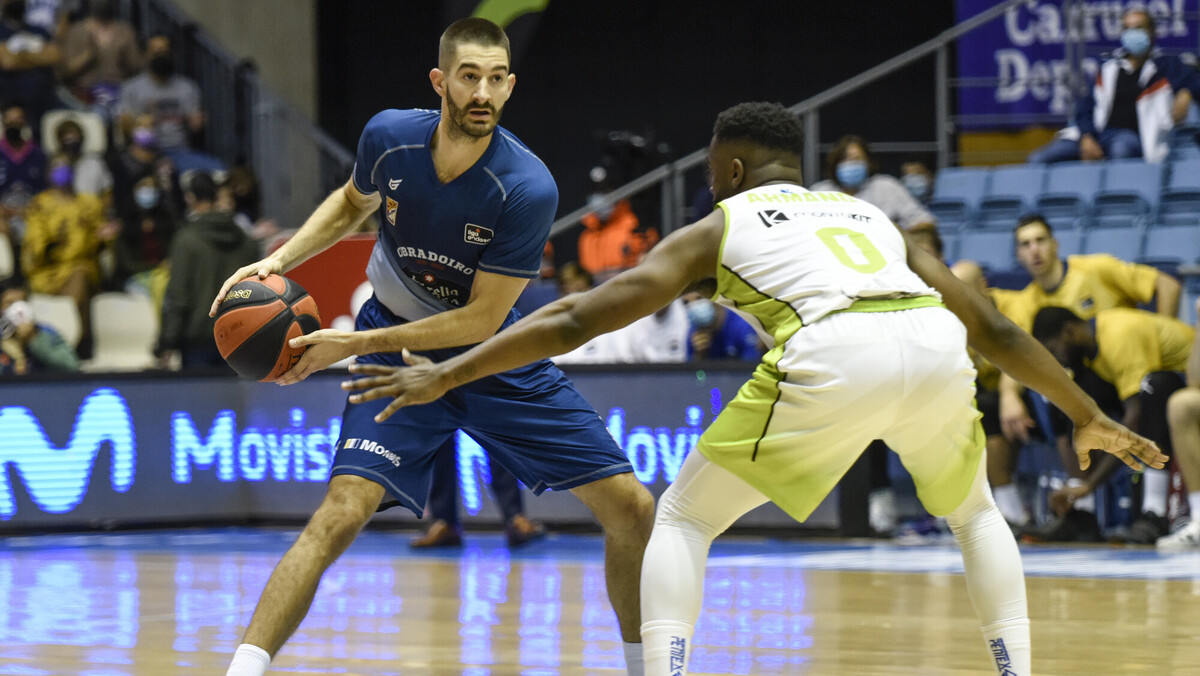 El Monbus Obradoiro se muestra infalible en el Sar (93-81)
