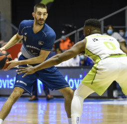 El Monbus Obradoiro se muestra infalible en el Sar (93-81)