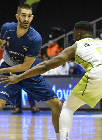 El Monbus Obradoiro se muestra infalible en el Sar (93-81)