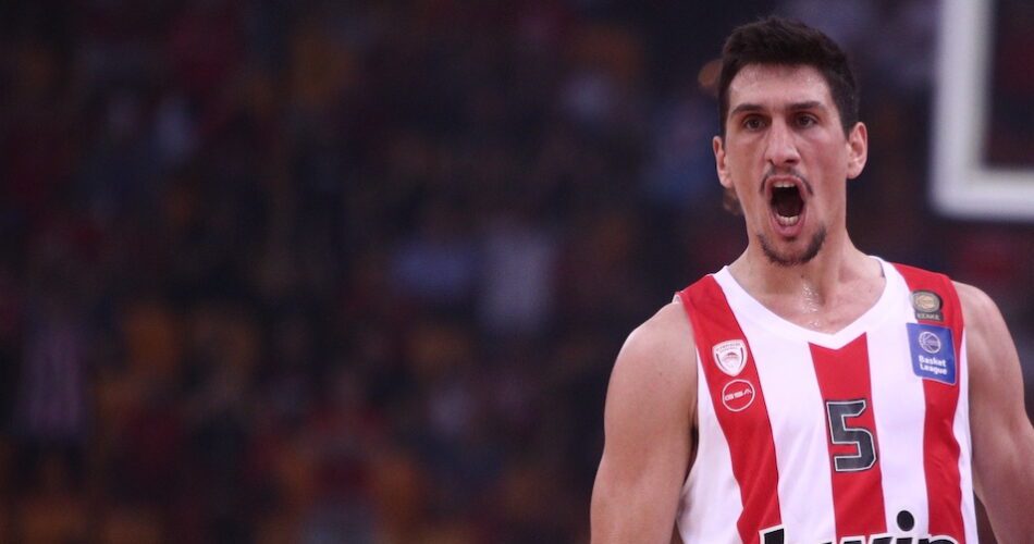Olympiacos ata a Giannoulis Larentzakis hasta 2027 con una renovación 2+1