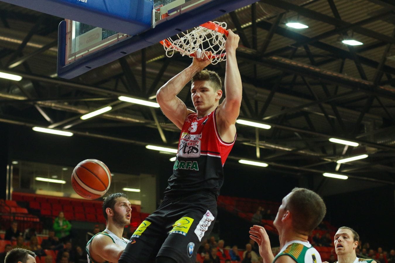 El Armani Milán negocia con el Lietuvos Rytas por Arturas Gudaitis