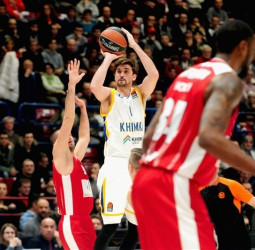 Shved salva los muebles del Khimki en Milán (71-77)