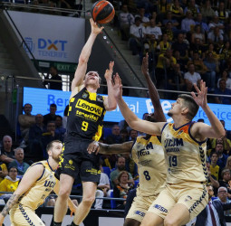 Ajustada victoria del Tenerife ante el UCAM Murcia, 75-73