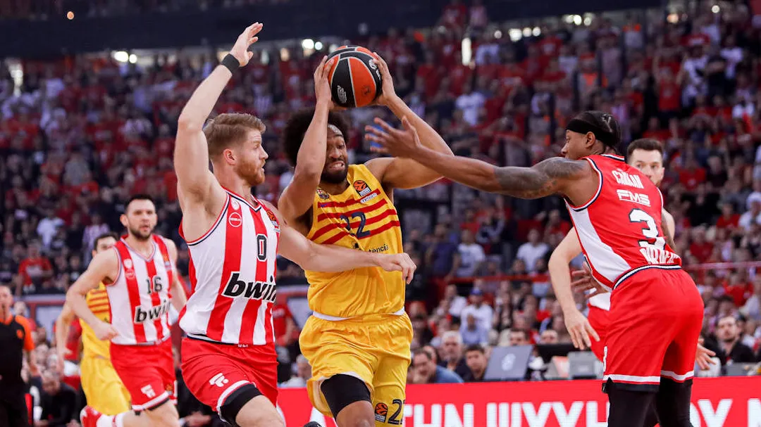 Olympiacos aplasta al Barcelona para empatar la serie, 92-58 [2-2]