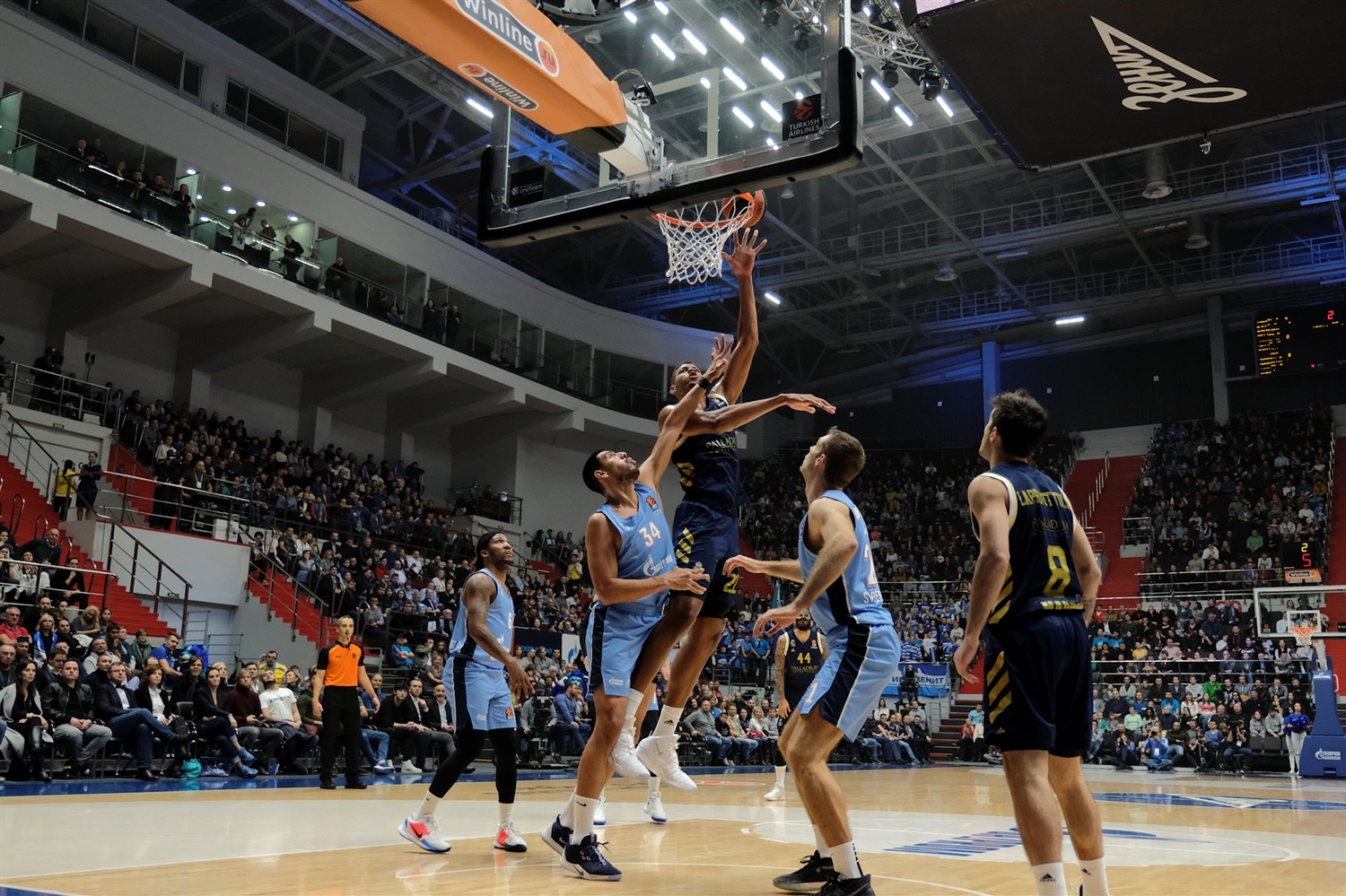 El Real Madrid cierra noviembre con pleno de victorias en la EuroLiga (71-86)