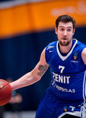 Mbakwe y Timma abandonan el Zenit, Karasev se queda