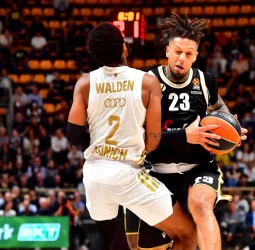 La Virtus Bolonia sabe sufrir ante el Bayern Múnich (66-63)