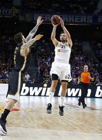 Victoria del Real Madrid tras remontada contra el Olimpia Milán (92-89)