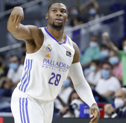 El Real Madrid exhibe su poderío y sigue líder (86-77)