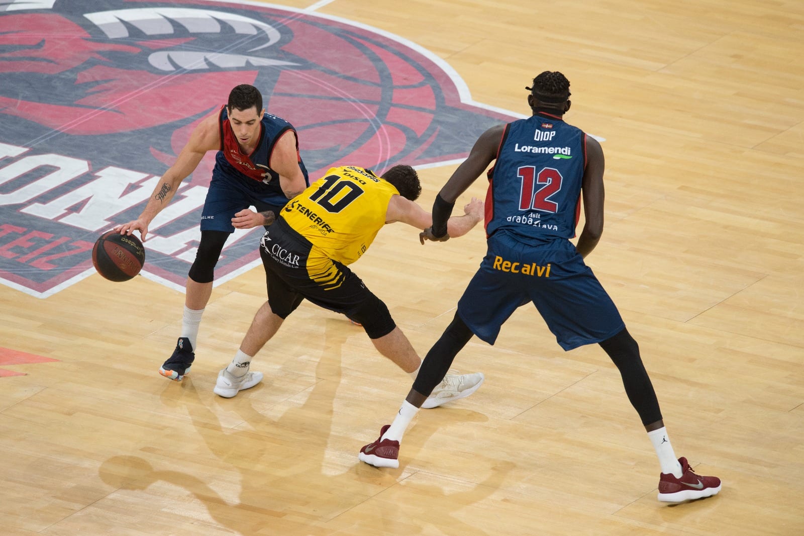 Triunfo de equipo del Baskonia ante Iberostar Tenerife (85-68)