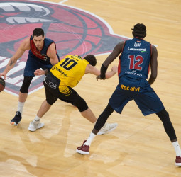 Triunfo de equipo del Baskonia ante Iberostar Tenerife (85-68)