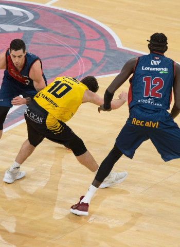 Triunfo de equipo del Baskonia ante Iberostar Tenerife (85-68)