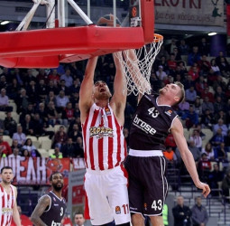Olympiacos se mantiene segundo con un solvente juego (87-79)