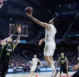 Tercera victoria de la semana para el Real Madrid (93-69)