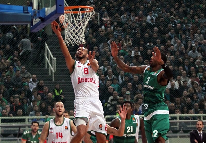 Baskonia y Barcelona acercan posturas por Adam Hanga