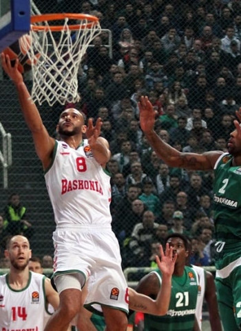 Baskonia y Barcelona acercan posturas por Adam Hanga
