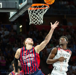Baskonia remonta ante el Surne Bilbao Basket y sella su clasificación para el Playoff, 100-97