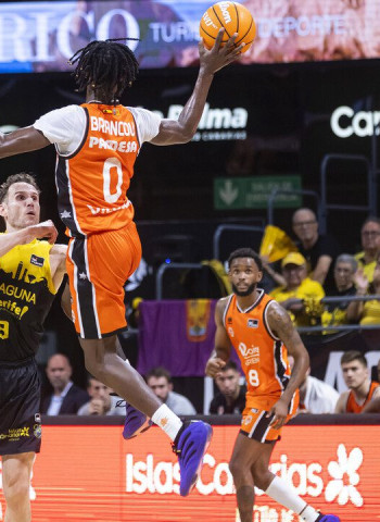 Un tercer cuarto mágico cimenta la tercera final liguera taronja (87-94) [3-0]