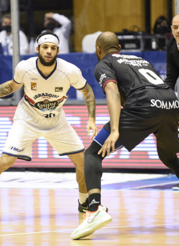 El Monbus Obradoiro corta su mala racha con un Robertson sideral (102-91)
