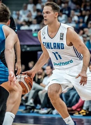 Finlandia se impone a Islandia (83-79)