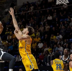 Partizan se impone ante el Maccabi, 79-91