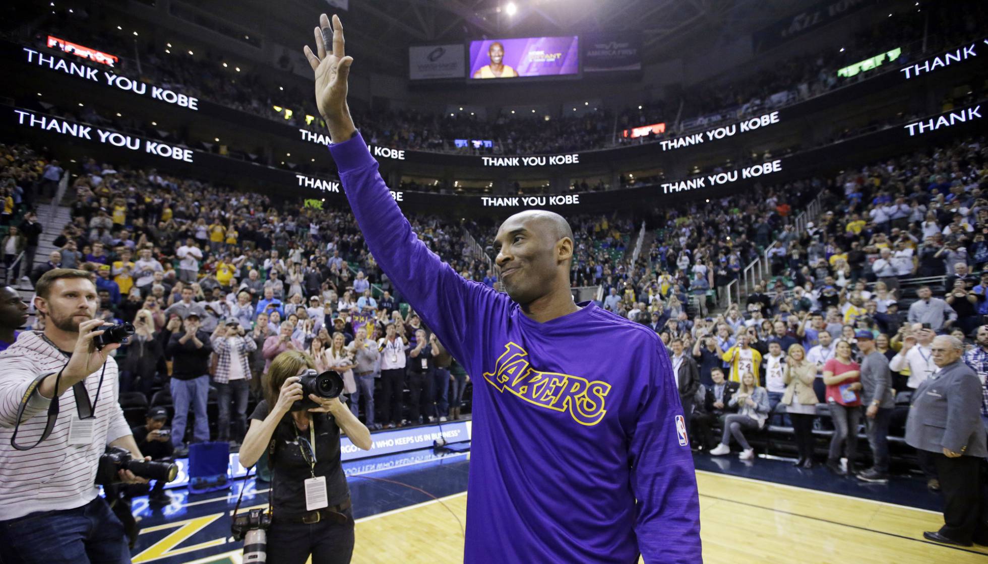 La locura se desata en la despedida de Kobe Bryant