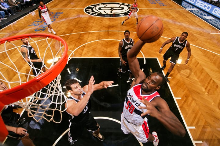 Emeka Okafor intenta volver a la NBA