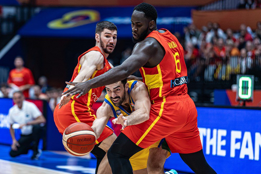 España supera a Brasil para asegurar su avance a la siguiente fase (78-96)