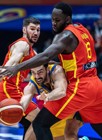 España supera a Brasil para asegurar su avance a la siguiente fase (78-96)