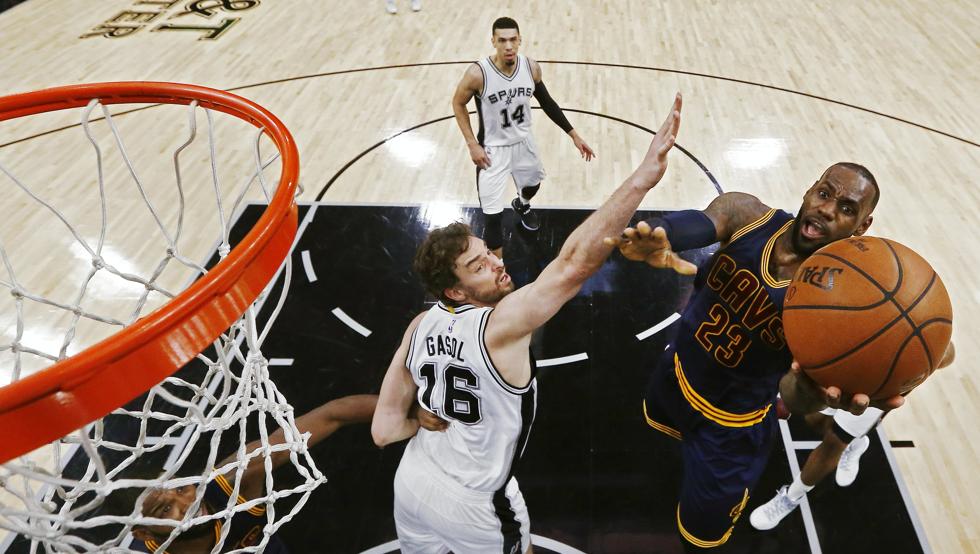 ¿Qué ha pasado en la NBA? Los Spurs se aprovechan de la caída libre de Cavaliers