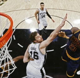¿Qué ha pasado en la NBA? Los Spurs se aprovechan de la caída libre de Cavaliers