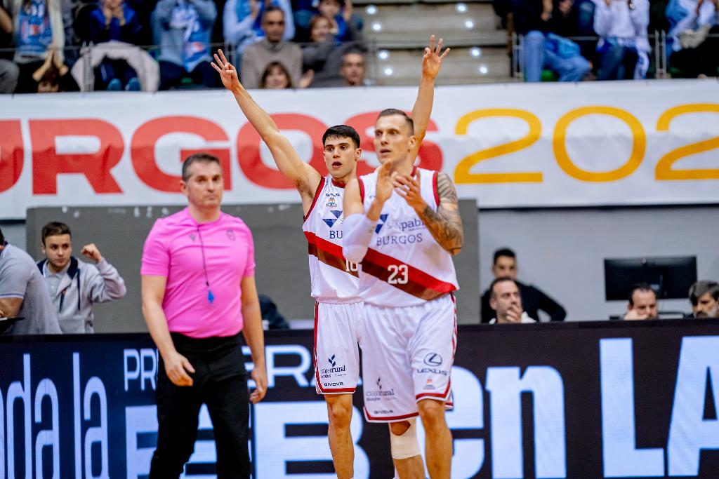 El Silbö San Pablo Burgos y su afición se gustan para alcanzar la Final, 79-101