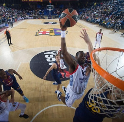 El Anadolu Efes se apunta su primera victoria a costa del Barcelona Lassa (85-89)