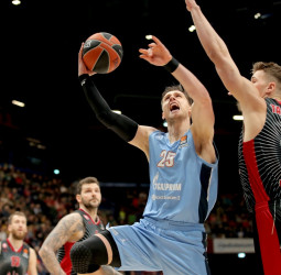 El Panathinaikos negocia con el Reggio Emilia por Ponitka