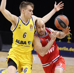 Vezenkov lidera la victoria del Olympiacos ante el ALBA Berlín (80-84)