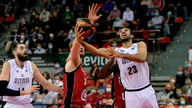 Philip Scrubb apunta al Monbus Obradoiro