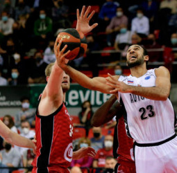 Philip Scrubb apunta al Monbus Obradoiro