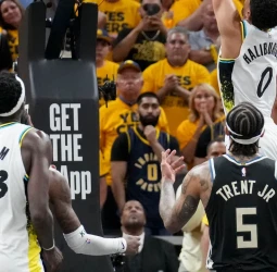 Haliburton anota sobre la bocina para eliminar a los Bucks, 118-119 [4-1]