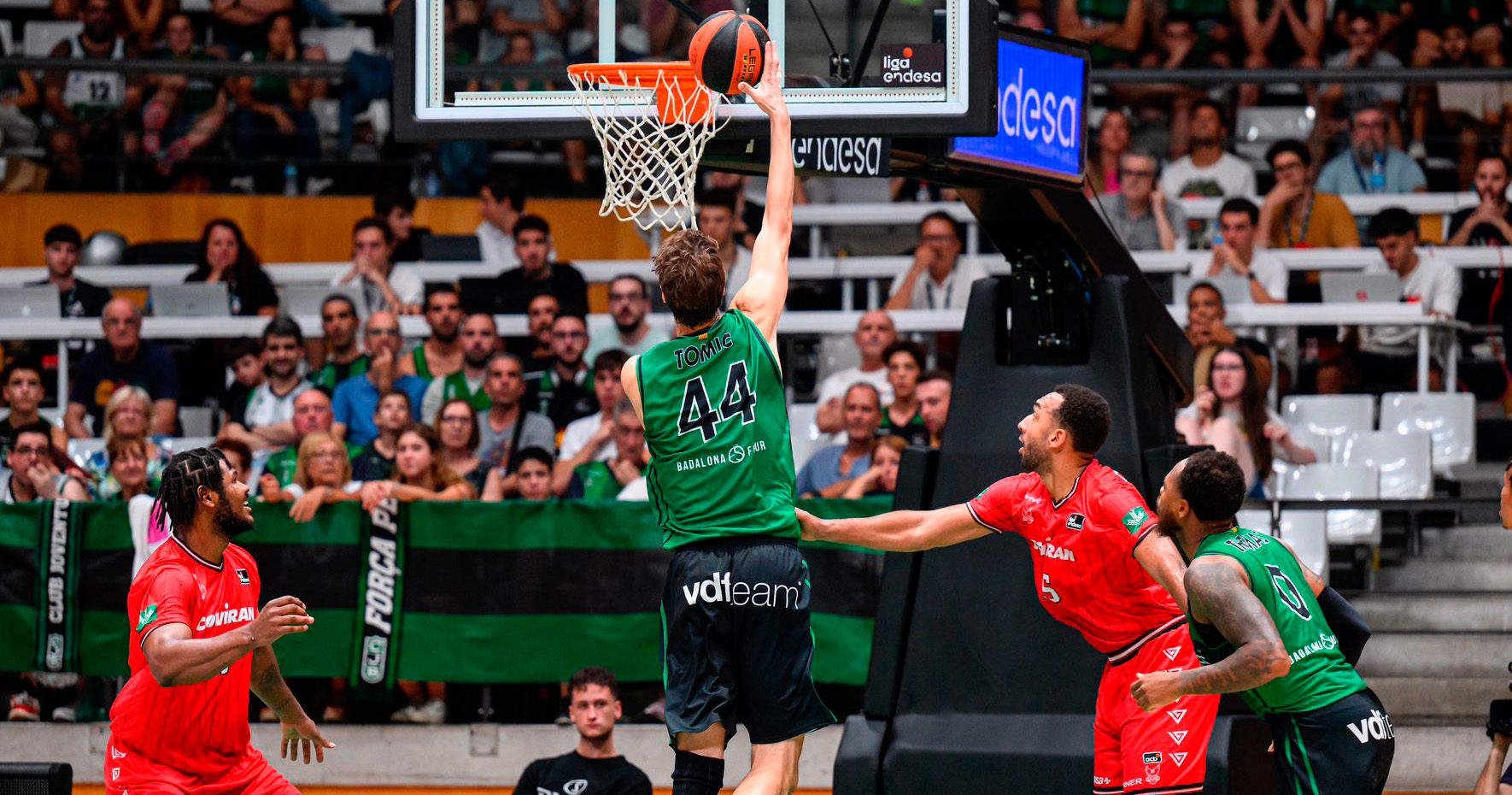 Un estratosférico último cuarto le da la victoria al Joventut (86-80)