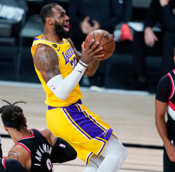 Los Lakers finiquitan su serie por la vía rápida (131-122) [4-1]