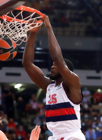 El Baskonia anuncia su desvinculación con el pívot Landry Nnoko