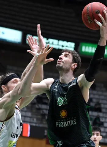 Tomic lidera al Joventut ante el Lietkabelis (65-50)