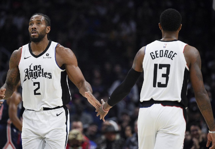 Tyronn Lue confía en seguir contando con Kawhi Leonard y Paul George
